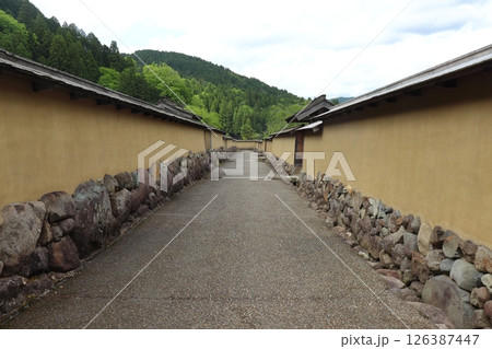 一乗谷朝倉氏遺跡の復元町並の通り(福井県福井市) 一乗谷朝倉氏遺跡の復元町並の通り(福井県福井市) 126387447