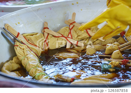 Process dye fabric indigo color Process dye fabric indigo color 126387858