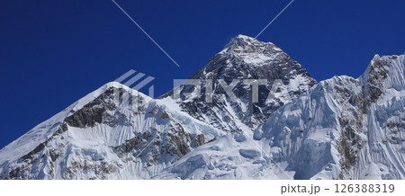 Everest seen from Kala Patthar, Nepal. 126388319