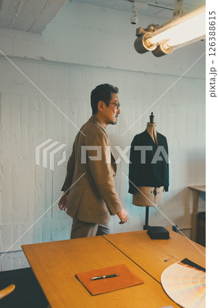 ファッションデザイナー ファッションデザイナー 126388615