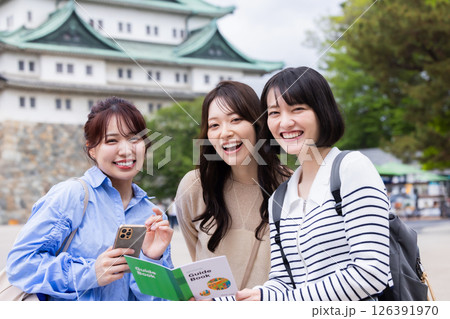 女子旅　観光 126391970