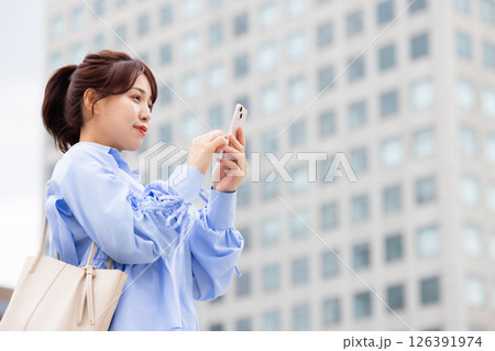 若い女性ポートレート 126391974