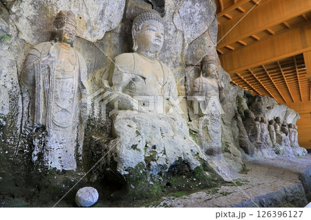 臼杵石仏（国宝・阿弥陀三尊像・ホキ石仏第二群） 126396127