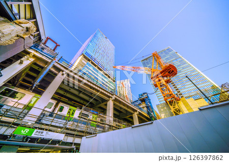 日本の東京都市景観5月20日。さよなら渋谷駅西口。閉鎖されたビルの解体進む(左側は出入口新通路)… 日本の東京都市景観5月20日。さよなら渋谷駅西口。閉鎖されたビルの解体進む(左側は出入口新通路)… 126397862