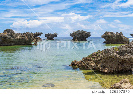 南の島の美しい海と空(沖永良部島/ウジジ浜) 南の島の美しい海と空(沖永良部島/ウジジ浜) 126397870