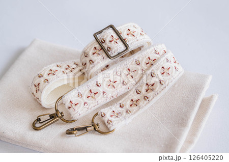 インド刺繍リボンの手作りストラップ 126405220