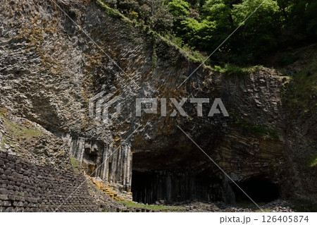 玄武洞公園にある玄武洞 126405874