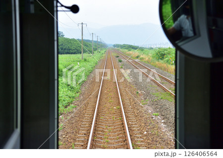 JR北海道、室蘭本線の長万部駅から礼文駅までの普通列車車窓風景(2023年夏曇り空) JR北海道、室蘭本線の長万部駅から礼文駅までの普通列車車窓風景(2023年夏曇り空) 126406564