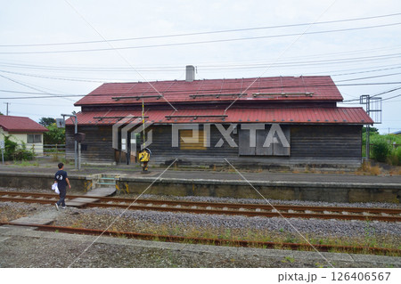 JR北海道、室蘭本線の長万部駅から礼文駅までの普通列車車窓風景(2023年夏曇り空) JR北海道、室蘭本線の長万部駅から礼文駅までの普通列車車窓風景(2023年夏曇り空) 126406567
