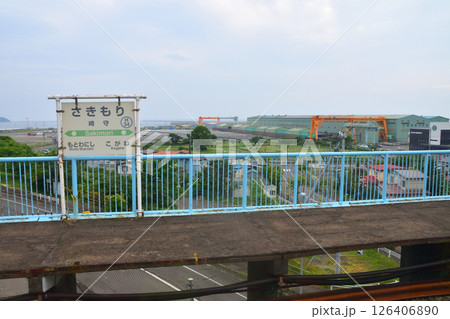 JR北海道、室蘭本線の北舟岡駅から東室蘭駅までの普通列車車窓風景(2023年夏曇り空) 126406890