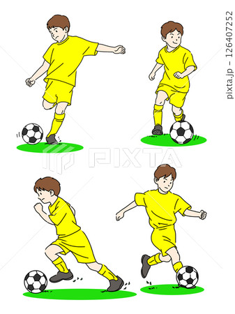 黄色ユニフォームの男子サッカー 126407252