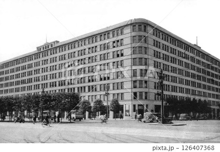 古写真 1933-1945年 東京駅前 当時の丸ノ内ビルヂング 古写真 1933-1945年 東京駅前 当時の丸ノ内ビルヂング 126407368