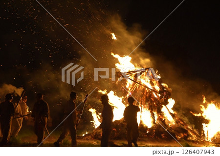 さきたま火祭りの産屋炎上 埼玉 さきたま火祭りの産屋炎上 埼玉 126407943