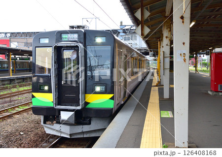 JR北海道、室蘭本線の東室蘭駅から登別駅までの普通列車車窓風景(2023年夏曇り空) JR北海道、室蘭本線の東室蘭駅から登別駅までの普通列車車窓風景(2023年夏曇り空) 126408168