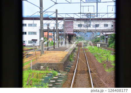 JR北海道、室蘭本線の東室蘭駅から登別駅までの普通列車車窓風景(2023年夏曇り空) JR北海道、室蘭本線の東室蘭駅から登別駅までの普通列車車窓風景(2023年夏曇り空) 126408177