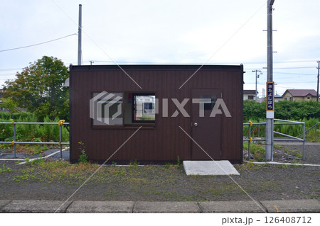 JR北海道、室蘭本線の登別駅から白老駅までの普通列車車窓風景(2023年夏曇り空) JR北海道、室蘭本線の登別駅から白老駅までの普通列車車窓風景(2023年夏曇り空) 126408712