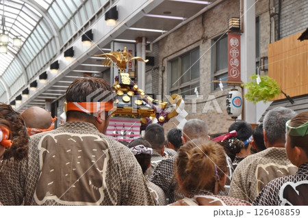 三社祭で観音通りを進む一之宮 東京 三社祭で観音通りを進む一之宮 東京 126408859