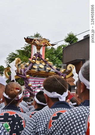 三社祭で伝法院通を進む一之宮　東京 126408866