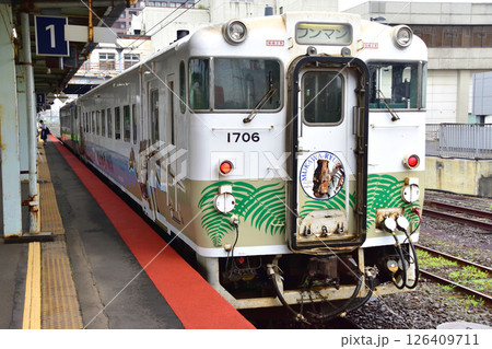JR北海道、日高本線の苫小牧駅から鵡川駅までの風景(2023年夏曇り空) JR北海道、日高本線の苫小牧駅から鵡川駅までの風景(2023年夏曇り空) 126409711