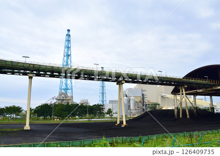 JR北海道、日高本線の苫小牧駅から鵡川駅までの風景(2023年夏曇り空) JR北海道、日高本線の苫小牧駅から鵡川駅までの風景(2023年夏曇り空) 126409735