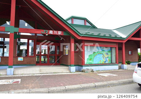JR北海道、日高本線の苫小牧駅から鵡川駅までの風景(2023年夏曇り空) JR北海道、日高本線の苫小牧駅から鵡川駅までの風景(2023年夏曇り空) 126409754