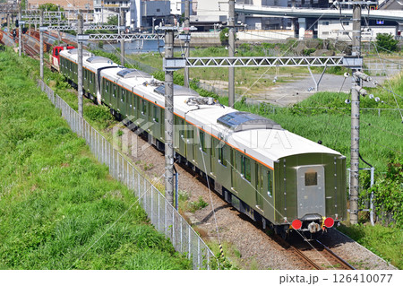 東海道本線貨物支線　桜木町－東高島　JR貨物　DD200-18（愛知）＋東急6020系　6152編成 126410077