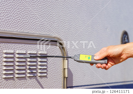 Using gas detector in camper vehicle 126411171