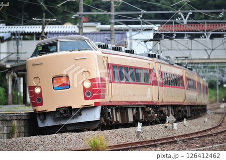 中央本線　上野原　JR東日本　183系　M52編成（豊田）　ホリデー快速富士山 126412462