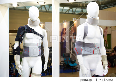 Mannequins with medical bandages on body Mannequins with medical bandages on body 126412868