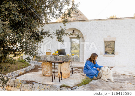 Pause in the countryside 126415580