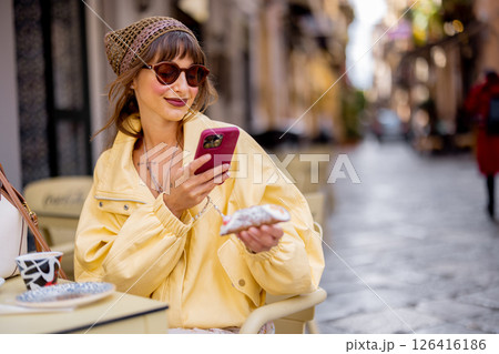 Digital Pause with Cannoli 126416186