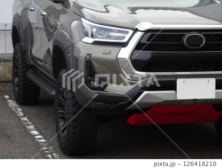 自動車イメージ　トヨタ8代目ハイラックスのフロントマスク 126418210