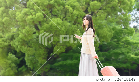 旅行をする女性のポートレート 旅行をする女性のポートレート 126419148