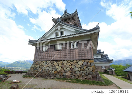 亀山山頂の越前大野城 本丸天守(福井県大野市) 亀山山頂の越前大野城 本丸天守(福井県大野市) 126419511