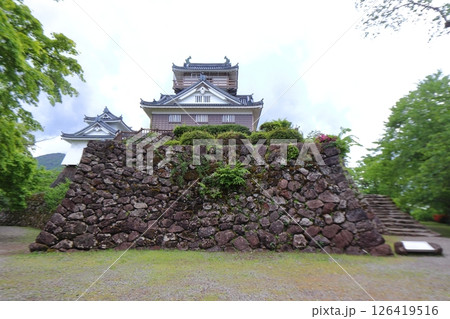 亀山山頂の越前大野城 本丸天守(福井県大野市) 亀山山頂の越前大野城 本丸天守(福井県大野市) 126419516