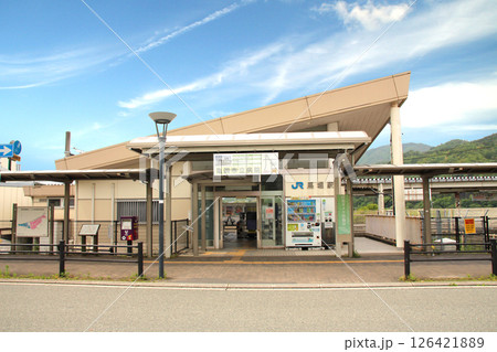 トロッコ亀岡駅の乗換駅JR馬堀駅 126421889
