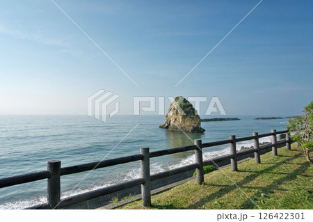 北茨城市 磯原海岸 二ツ島(春、五月) 北茨城市 磯原海岸 二ツ島(春、五月) 126422301