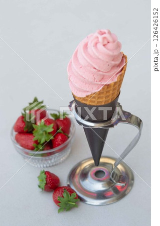 ストロベリーアイスクリーム ストロベリーアイスクリーム 126426152