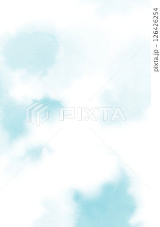 淡いインディゴブルー青藍色のにじみ染物風背景　空と雲ぼかし水彩風イラスト壁紙 126426254