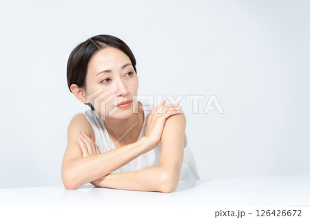 女性　ビューティー　スキンケア	 126426672