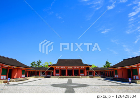 えさし藤原の郷 12世紀頃想定の政庁と青空 岩手県 えさし藤原の郷 12世紀頃想定の政庁と青空 岩手県 126429534