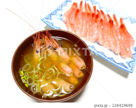 南蛮エビのお刺身と頭で作ったお味噌汁 南蛮エビのお刺身と頭で作ったお味噌汁 126429699