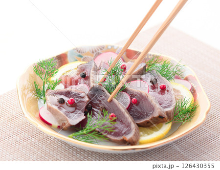 鰹のタタキのカルパッチョ 鰹のタタキのカルパッチョ 126430355