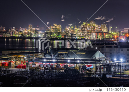 《山口県》周南市の工場夜景・周南大橋周辺 《山口県》周南市の工場夜景・周南大橋周辺 126430450