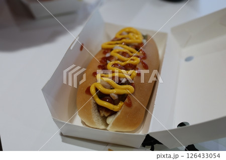 ホットドッグ ホットドック ケチャップ 126433054