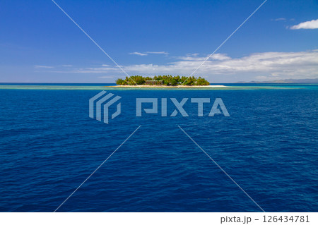 オセアニア　フィジー共和国ビティレブ島西部のママヌザ諸島のリゾートアイランド 126434781