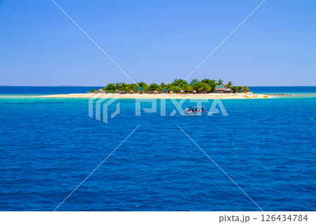 オセアニア　フィジー共和国ビティレブ島西部のママヌザ諸島のリゾートアイランド 126434784