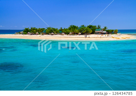 オセアニア フィジー共和国ビティレブ島西部のママヌザ諸島のリゾートアイランド オセアニア フィジー共和国ビティレブ島西部のママヌザ諸島のリゾートアイランド 126434785