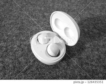 ワイヤレスイヤホン(収納ケース) ワイヤレスイヤホン(収納ケース) 126435351