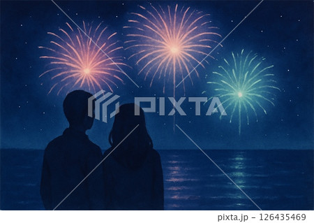 海辺で花火を見るカップルの夏の夜 海辺で花火を見るカップルの夏の夜 126435469